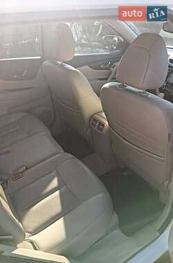 Внедорожник / Кроссовер Nissan Rogue 2015 в 