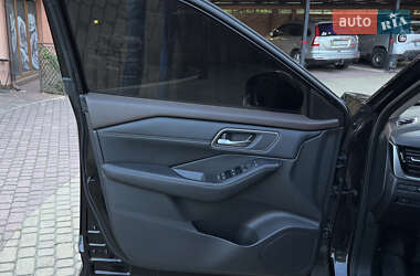 Позашляховик / Кросовер Nissan Rogue 2020 в 