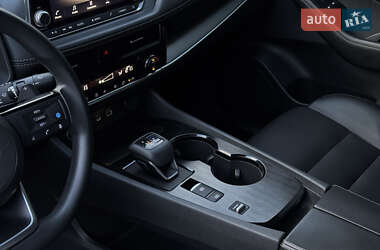 Позашляховик / Кросовер Nissan Rogue 2020 в 