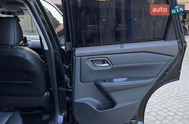 Позашляховик / Кросовер Nissan Rogue 2020 в 