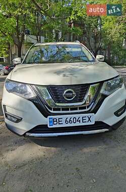 Внедорожник / Кроссовер Nissan Rogue 2016 в 