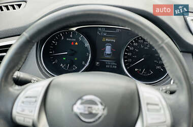 Внедорожник / Кроссовер Nissan Rogue 2015 в 