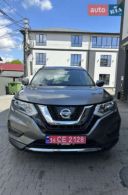 Внедорожник / Кроссовер Nissan Rogue 2017 в 
