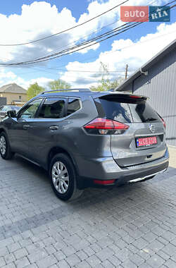 Внедорожник / Кроссовер Nissan Rogue 2017 в 