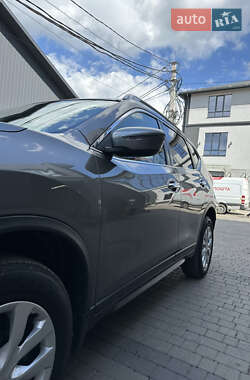 Внедорожник / Кроссовер Nissan Rogue 2017 в 