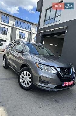 Внедорожник / Кроссовер Nissan Rogue 2017 в 