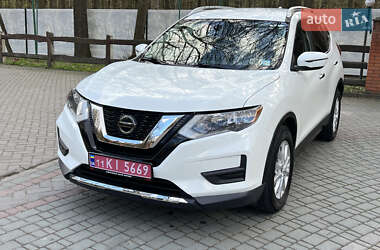 Позашляховик / Кросовер Nissan Rogue 2020 в 