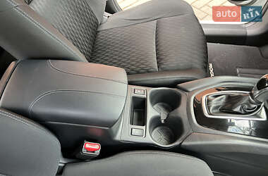 Позашляховик / Кросовер Nissan Rogue 2020 в 
