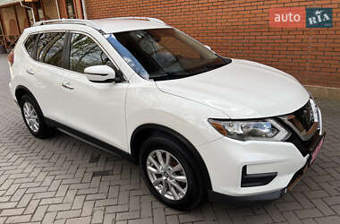 Позашляховик / Кросовер Nissan Rogue 2020 в 