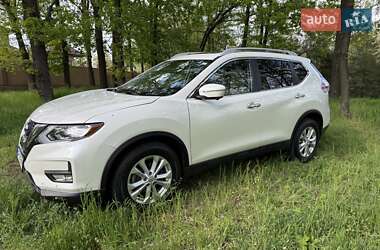 Внедорожник / Кроссовер Nissan Rogue 2015 в 