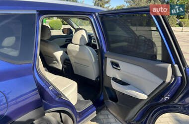 Позашляховик / Кросовер Nissan Rogue 2021 в 
