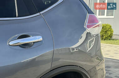 Внедорожник / Кроссовер Nissan Rogue 2015 в 