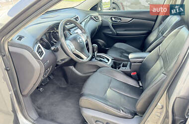Внедорожник / Кроссовер Nissan Rogue 2015 в 