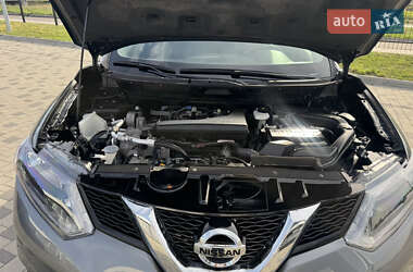 Внедорожник / Кроссовер Nissan Rogue 2015 в 