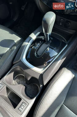 Внедорожник / Кроссовер Nissan Rogue 2014 в 