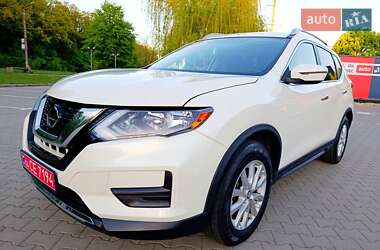 Позашляховик / Кросовер Nissan Rogue 2018 в 
