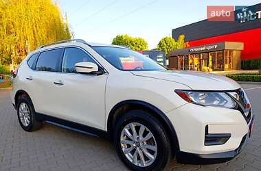 Позашляховик / Кросовер Nissan Rogue 2018 в 
