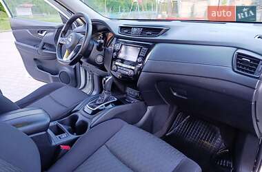 Позашляховик / Кросовер Nissan Rogue 2018 в 