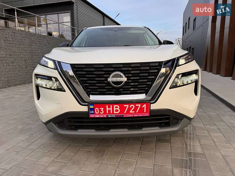 Внедорожник / Кроссовер Nissan Rogue 2023 в Луцке