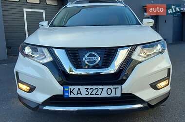 Внедорожник / Кроссовер Nissan Rogue 2017 в 