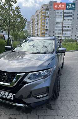 Позашляховик / Кросовер Nissan Rogue 2018 в Львові