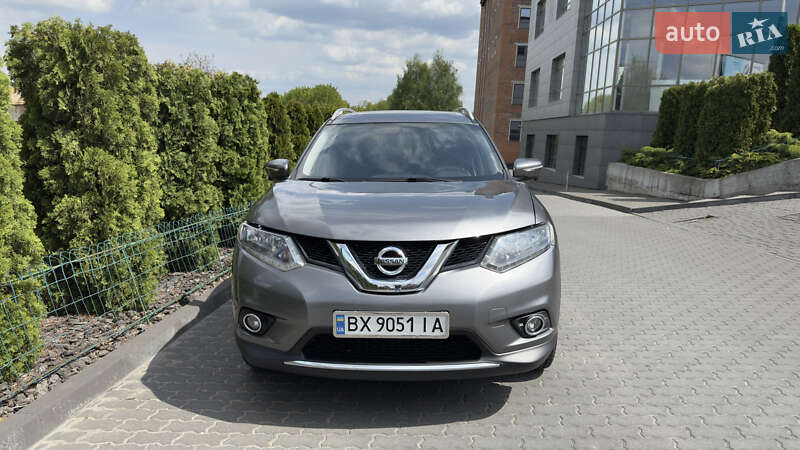 Внедорожник / Кроссовер Nissan Rogue 2015 в 