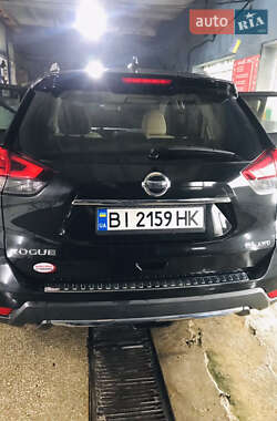 Позашляховик / Кросовер Nissan Rogue 2017 в 
