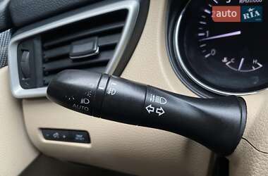 Позашляховик / Кросовер Nissan Rogue 2014 в 