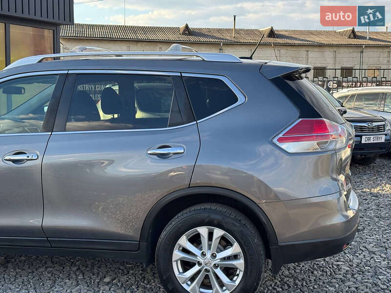 Позашляховик / Кросовер Nissan Rogue 2016 в Стрию