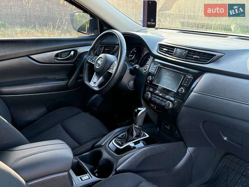 Позашляховик / Кросовер Nissan Rogue 2019 в Полтаві