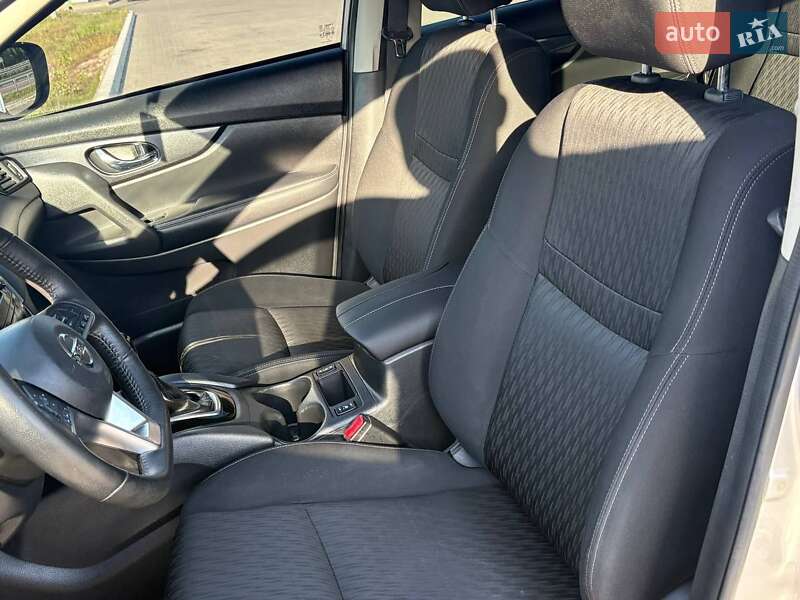 Позашляховик / Кросовер Nissan Rogue 2019 в Полтаві