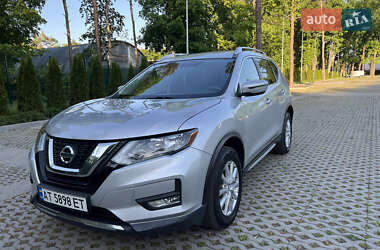 Внедорожник / Кроссовер Nissan Rogue 2017 в 