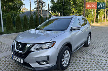 Внедорожник / Кроссовер Nissan Rogue 2017 в 