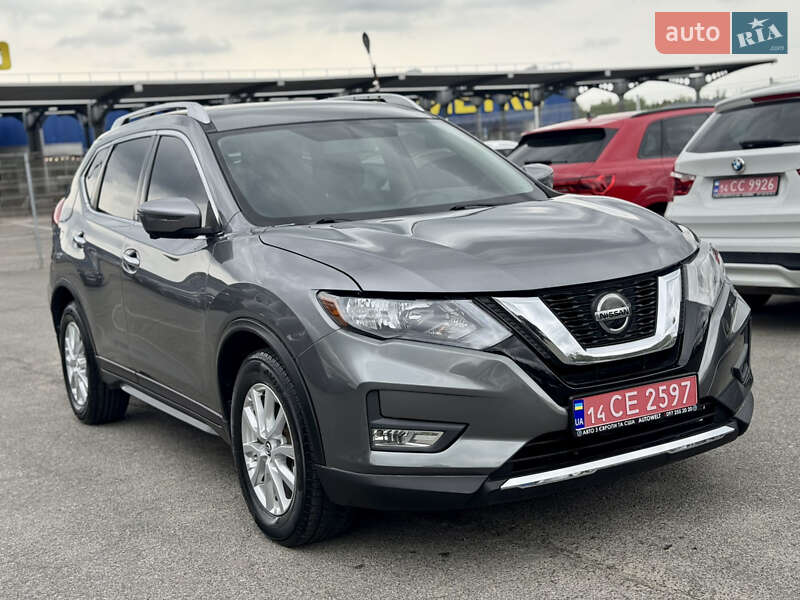 Позашляховик / Кросовер Nissan Rogue 2018 в Львові