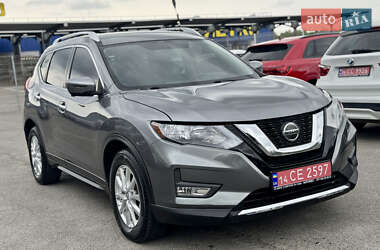 Позашляховик / Кросовер Nissan Rogue 2018 в 