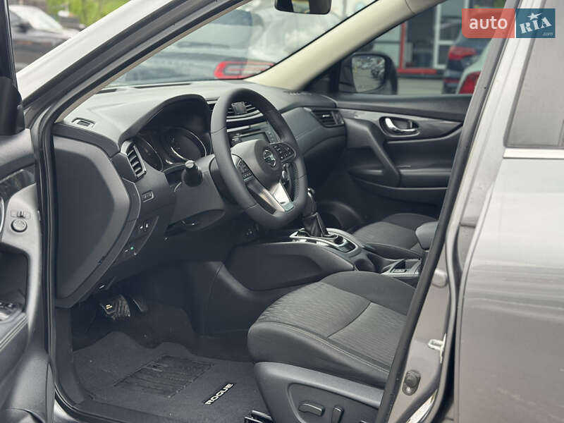 Позашляховик / Кросовер Nissan Rogue 2018 в Львові