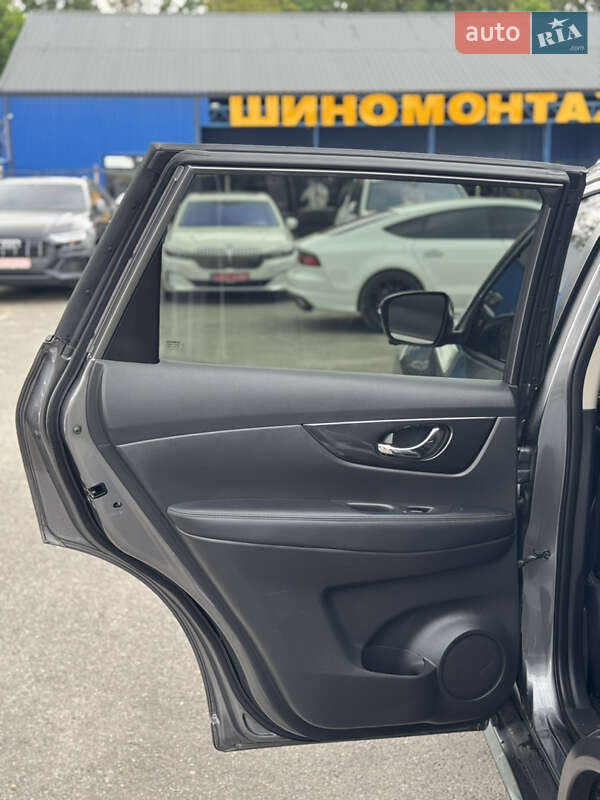 Позашляховик / Кросовер Nissan Rogue 2018 в Львові