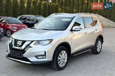 Позашляховик / Кросовер Nissan Rogue 2018 в 