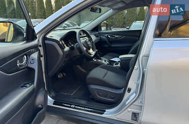 Позашляховик / Кросовер Nissan Rogue 2018 в 