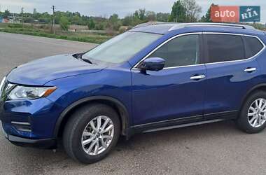 Внедорожник / Кроссовер Nissan Rogue 2018 в 