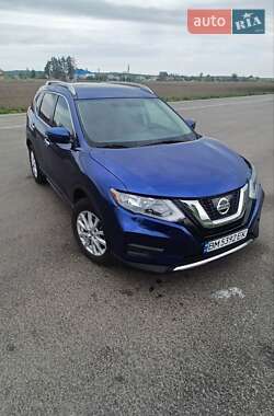 Внедорожник / Кроссовер Nissan Rogue 2018 в 