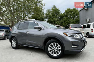 Позашляховик / Кросовер Nissan Rogue 2017 в 