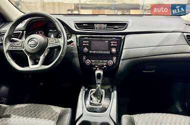 Позашляховик / Кросовер Nissan Rogue 2016 в 