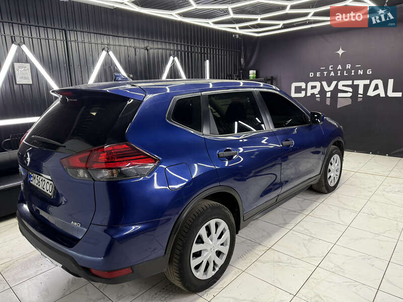 Внедорожник / Кроссовер Nissan Rogue 2017 в 