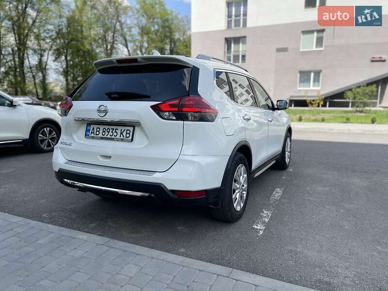 Внедорожник / Кроссовер Nissan Rogue 2016 в Виннице