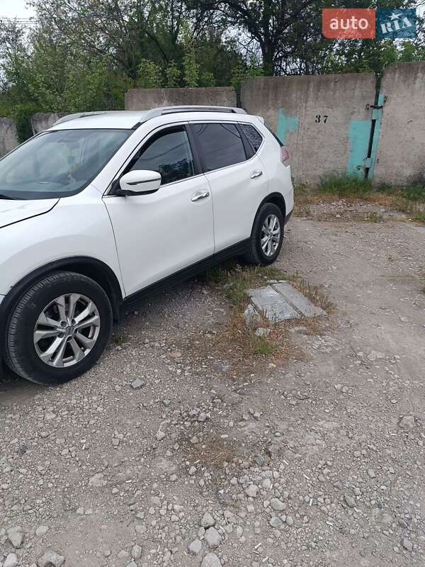 Позашляховик / Кросовер Nissan Rogue 2016 в Запоріжжі