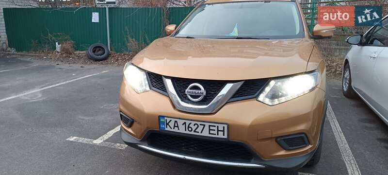Позашляховик / Кросовер Nissan Rogue 2013 в 