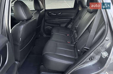 Внедорожник / Кроссовер Nissan Rogue 2019 в 