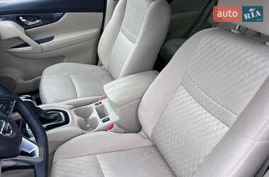 Внедорожник / Кроссовер Nissan Rogue 2020 в 