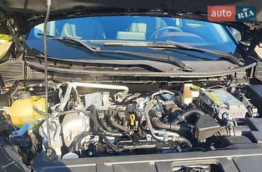 Внедорожник / Кроссовер Nissan Rogue 2021 в 